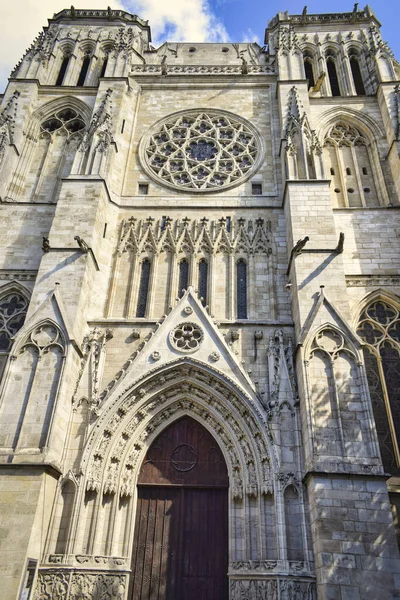 Una Foto Angolo Basso Della Facciata Della Cattedrale Bordeaux Francia — Foto Stock