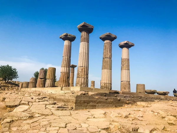 Ruïnes Van Tempel Van Athena Onder Het Zonlicht Een Blauwe — Stockfoto