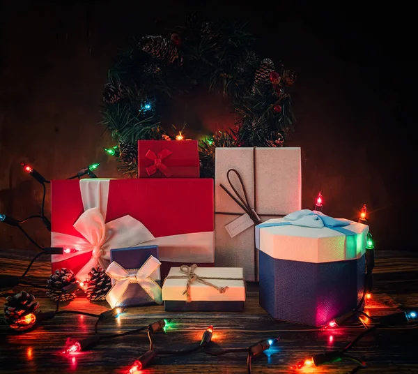 Ένα Κοντινό Πλάνο Χριστουγεννιάτικα Δώρα Πολύχρωμη Συσκευασία — Φωτογραφία Αρχείου