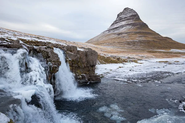 Vacker Bild Kirkjufellsfoss Vattenfall Island — Stockfoto