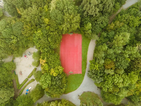 Drohnenaufnahmen Eines Basketballfeldes Freien Und Eines Spielplatzes Einem Park — Stockfoto