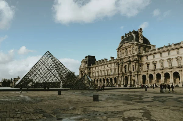 Paris France Oct 2020 Beautiful Landscape Shot Louvre Museum Square — Stock Photo, Image