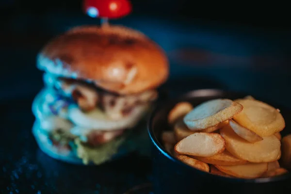 Selective Focus Shot Tasty Classic Burger French Fries Bowl — Stock Photo, Image