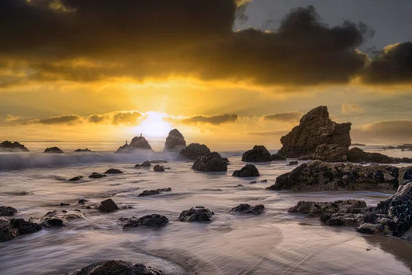 Een Adembenemend Uitzicht Oceaan Bij Zonsondergang — Stockfoto