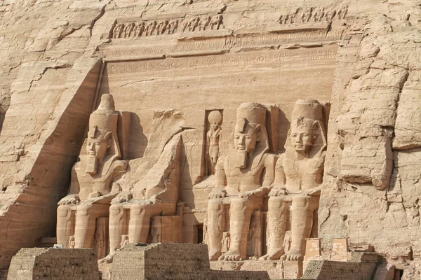 Ebu Simbel Kompleksindeki Mısır Büyük Ramses Tapınağı Nin Dış Görünüşü — Stok fotoğraf