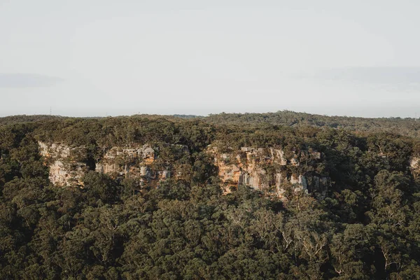 Μια Όμορφη Φωτογραφία Των Παράκτιων Βράχων Stanwell Park Στην Αυστραλία — Φωτογραφία Αρχείου