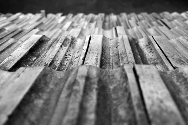 Šedivý Záběr Starých Špinavých Hliněných Střešních Tašek Střeše Statku Rudersau — Stock fotografie