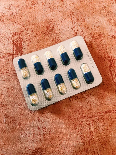 Een Verticaal Schot Van Farmaceutische Capsule Pillen — Stockfoto