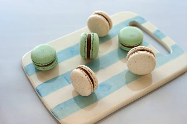 Close Deliciosos Macarons Uma Placa — Fotografia de Stock