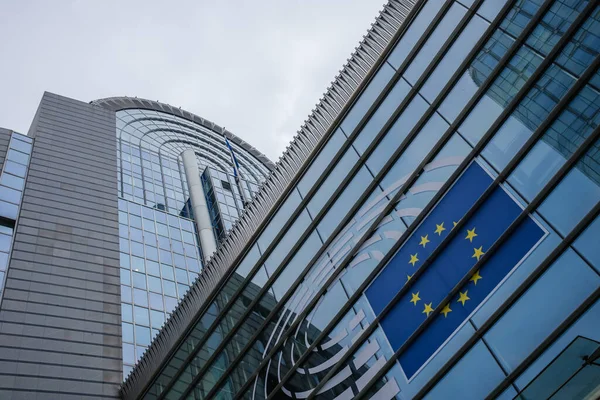 Bruxelas Bélgica Outubro 2020 Detalhe Edifício Parlamento Europeu Foque Bandeira — Fotografia de Stock