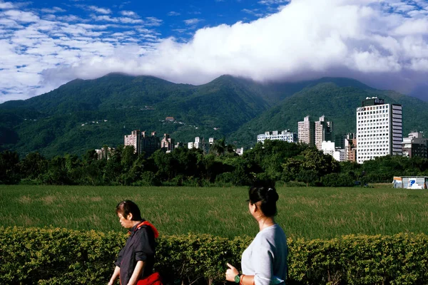 台北市 2020年10月25日 从台湾台北北部看阳明山 — 图库照片