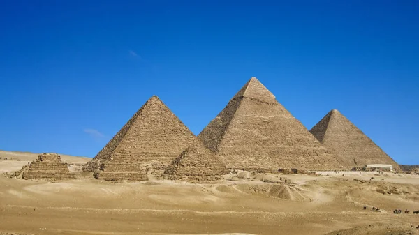 Pyramids Giza Pharaohs Khufu Khafre Menkaure Located Giza Plateau Close — Stock Photo, Image