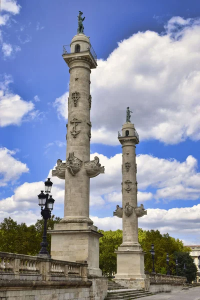 Tiro Vertical Colunas Praça Quinconces Bordéus França — Fotografia de Stock