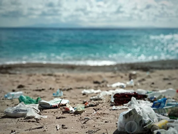 해변의 오염과 플라스틱 쓰레기 — 스톡 사진