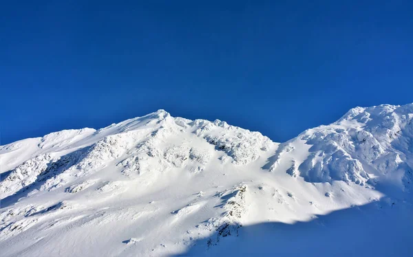 Zdjęcie Malowniczego Zimowego Krajobrazu Malowniczych Górach Fagaras Rumunia — Zdjęcie stockowe