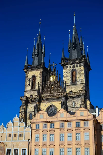 Eine Vertikale Aufnahme Der Liebfrauenkirche Vor Tyn Altstädter Ring Prag — Stockfoto
