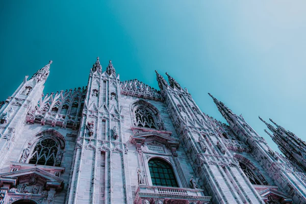 이탈리아의 밀라노 대성당의 각도의 — 스톡 사진