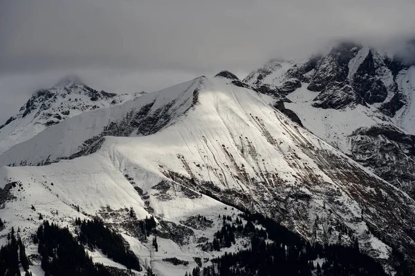 High Angle Shot Alpine Mountain Range Cloudy Sky — Stock Photo, Image