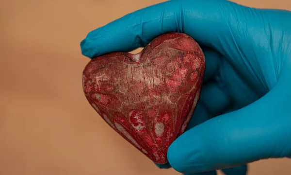 Kalp Ikonu Tutan Bir Doktorun Eli Kalp Hastalığı Kalp Krizi — Stok fotoğraf