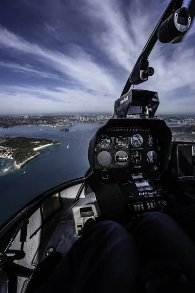 시드니의 헬리콥터 조종석의 인안쪽 — 스톡 사진