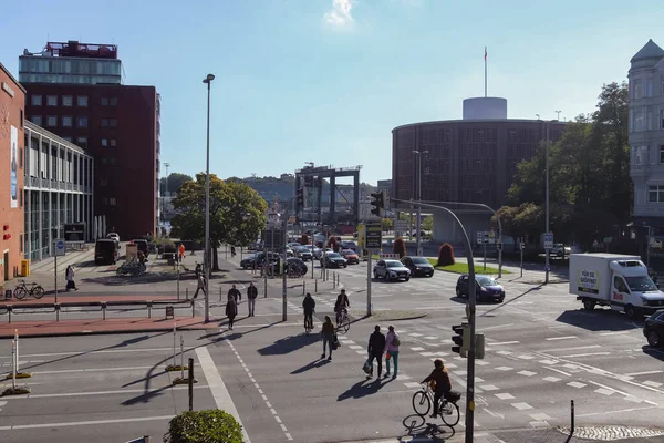 Kiel Deutschland 2020 Große Kreuzung Mit Vielen Menschen Und Verkehr — Stockfoto