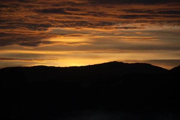 Nubes Montañas Del Amanecer Guatemala Cielo Dramático Con Colores Llamativos —  Fotos de Stock