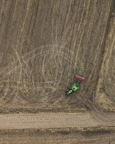 Disparo Vertical Aéreo Tractor Que Cultiva Campo Grande — Foto de Stock