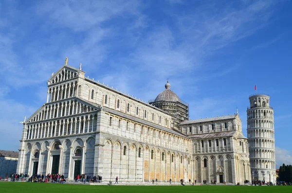 Pisa Katedrali Nin Eğik Pisa Kulesi Manzarası — Stok fotoğraf