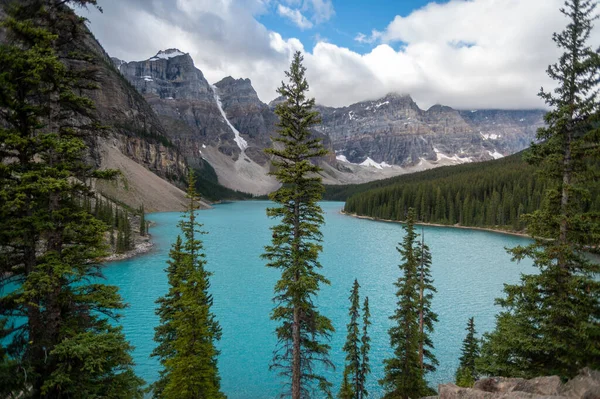 Una Splendida Vista Sul Lago Morena Nel Banff National Park — Foto Stock