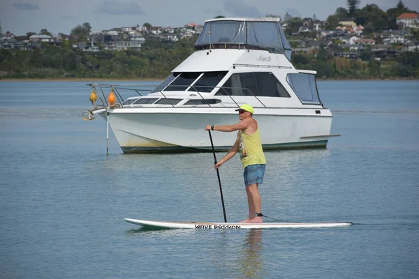 Auckland Neuseeland 2020 Blick Auf Mann Mit Ruder Auf Stand — Stockfoto