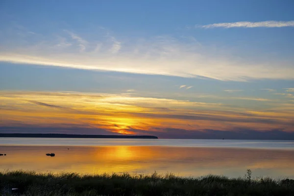 Živý Letní Západ Slunce Nad Klidným Baltským Mořem Ostrově Gotland — Stock fotografie