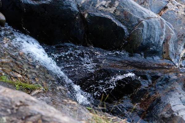 Primer Plano Arroyo Agua Cayendo Penha Garcia Protugal — Foto de Stock