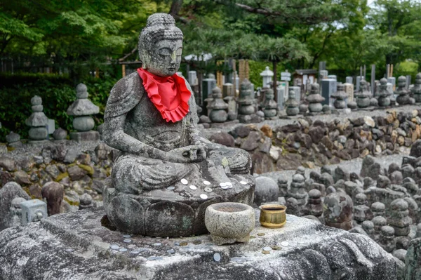 Primer Plano Las Pequeñas Estatuas Piedra Templo Budista Adashino Nenbutsuji — Foto de Stock