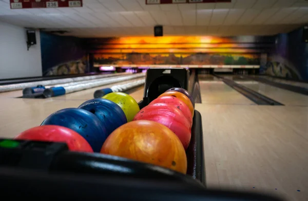 Kleurrijke Bowlingballen Een Bowlingclub — Stockfoto