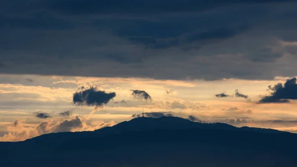 Захватывающий Вид Облака Вечернем Небе — стоковое фото