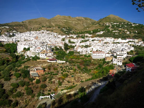 Vacker Utsikt Över Vita Bostadshus Bergen Staden Competa Spanien — Stockfoto