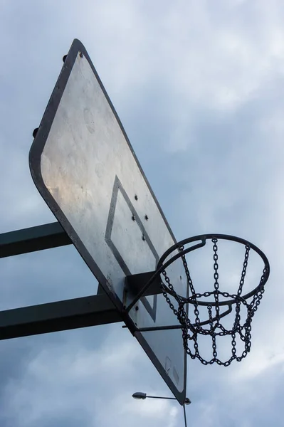 Ein Vertikaler Tiefpunkt Eines Basketballbackboards Konzept Des Basketballs — Stockfoto