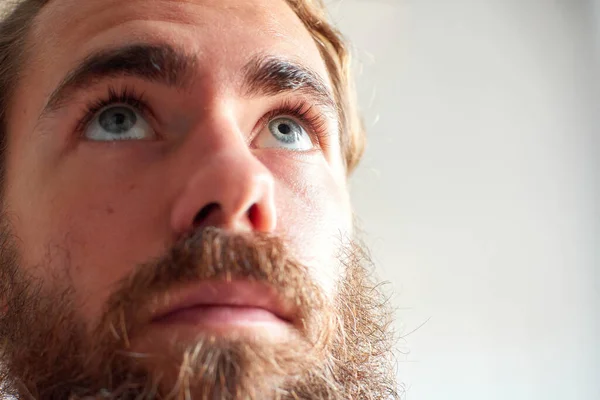 Closeup Shot Young Attractive Man Blue Eyes Beard — Stock Photo, Image