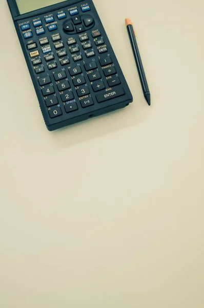 Detailní Záběr Grafickou Kalkulačku Pero Izolované Bílém Pozadí — Stock fotografie