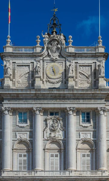 Een Verticaal Schot Van Het Koninklijk Paleis Van Madrid Spanje — Stockfoto