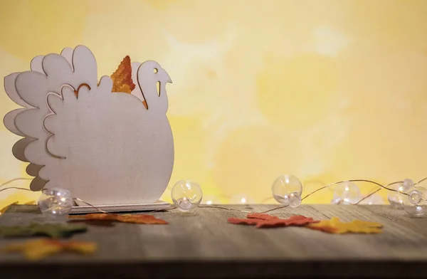 Eine Nahaufnahme Von Dekorationen Zusammenhang Mit Thanksgiving Mit Gelbem Hintergrund — Stockfoto