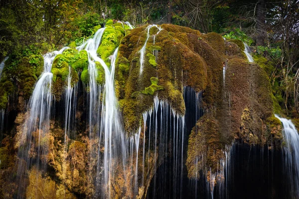 Una Hermosa Toma Cascada Pisoaia Las Montañas Apuseni Rumania — Foto de Stock