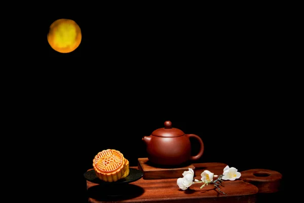 View Mooncakes Teapot Wooden Board Moon Background — Stock Photo, Image