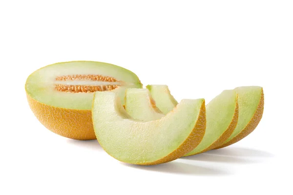 Setengah Melon Dan Irisan Terisolasi Pada Latar Belakang Putih — Stok Foto
