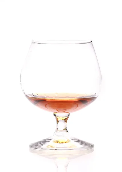 ビールを入れたグラスの縦方向のショット — ストック写真