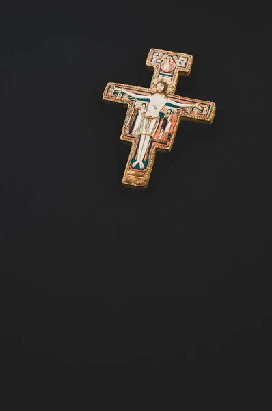 High Angle Shot Cross Sign Jesus Print Isolated Black Background — Stock Photo, Image