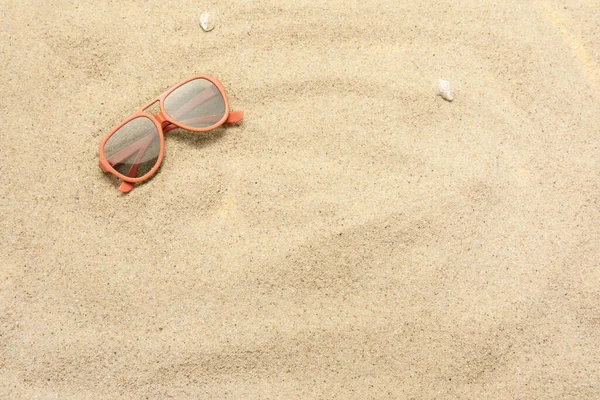 Top View Closeup Orange Sunglasses Laying Sand Next Tiny Seashells — Stock Photo, Image