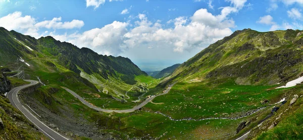 Közelkép Romániai Fagaras Hegységben Lévő Transfagarasan Kanyargós Útról — Stock Fotó