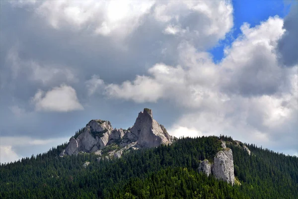 Landschaft Mit Dem Pietrele Doamnei Massiv Aus Dem Rarau Gebirge — Stockfoto