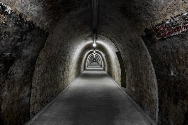 Ein Bild Eines Langen Tunnels Mit Lichtern — Stockfoto